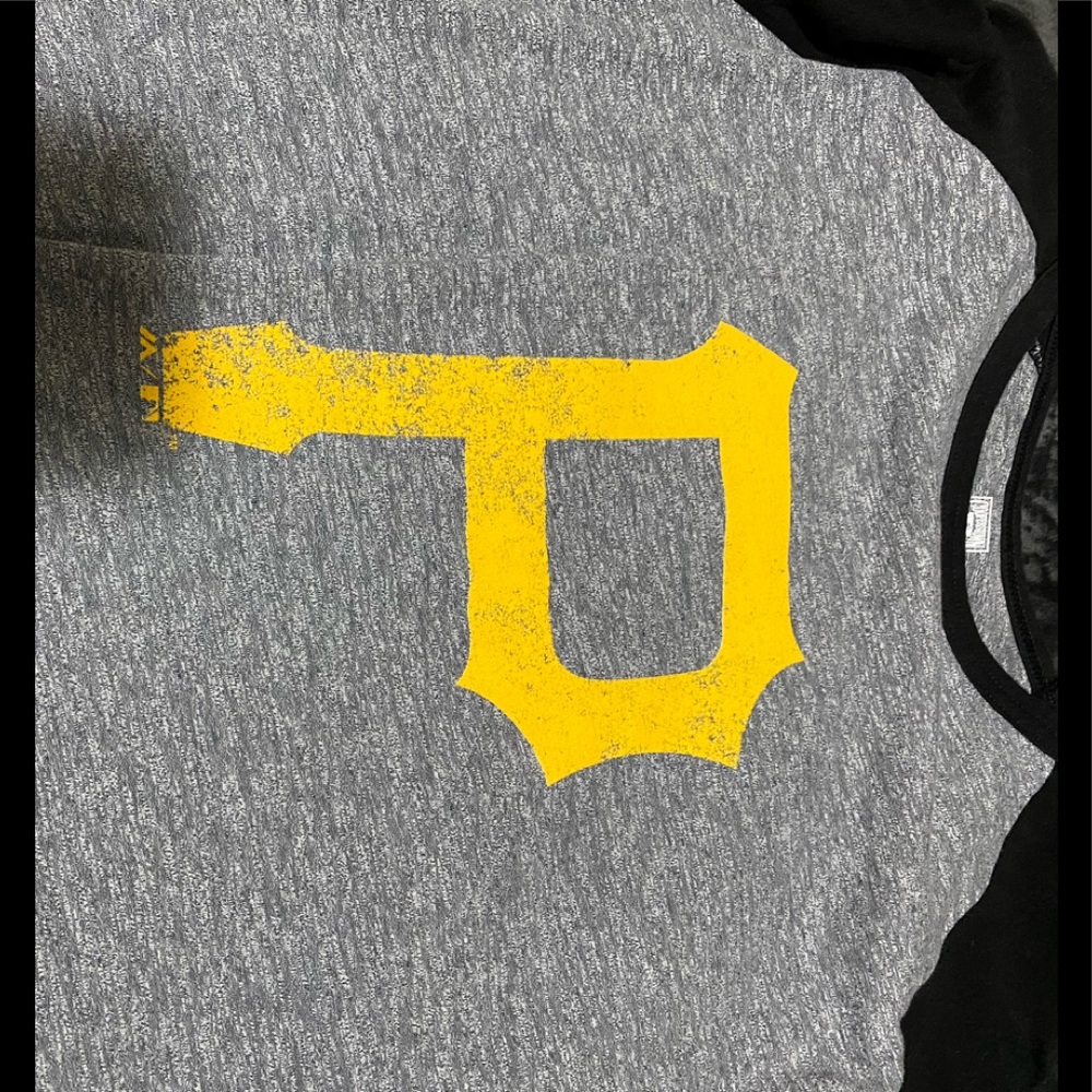 XL Pirates Roberto Clemente 3/4 baseball tee